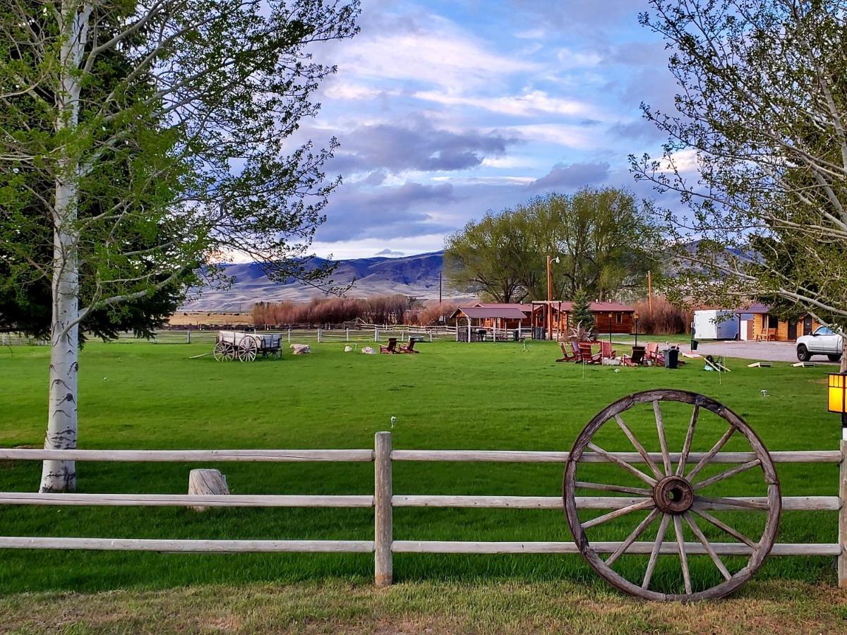 Sportsman Lodge Melrose Mt Бют Екстериор снимка