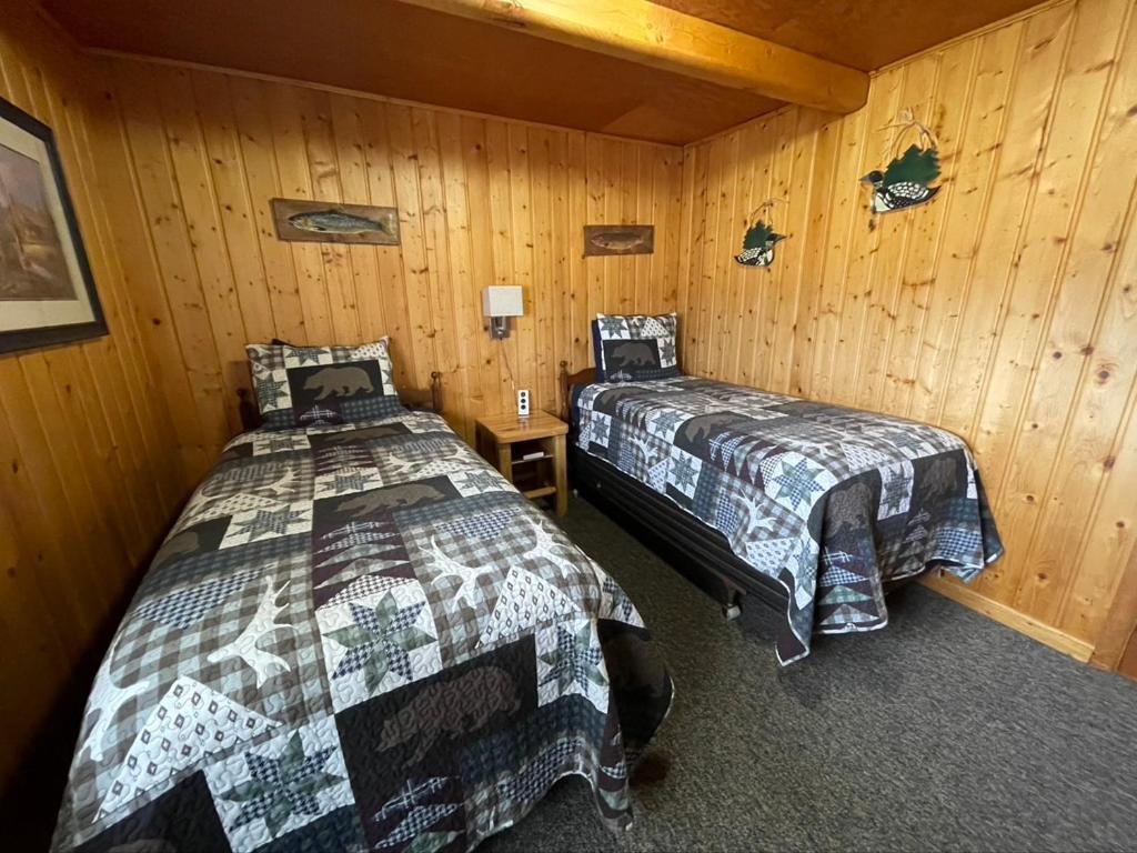 Sportsman Lodge Melrose Mt Бют Екстериор снимка