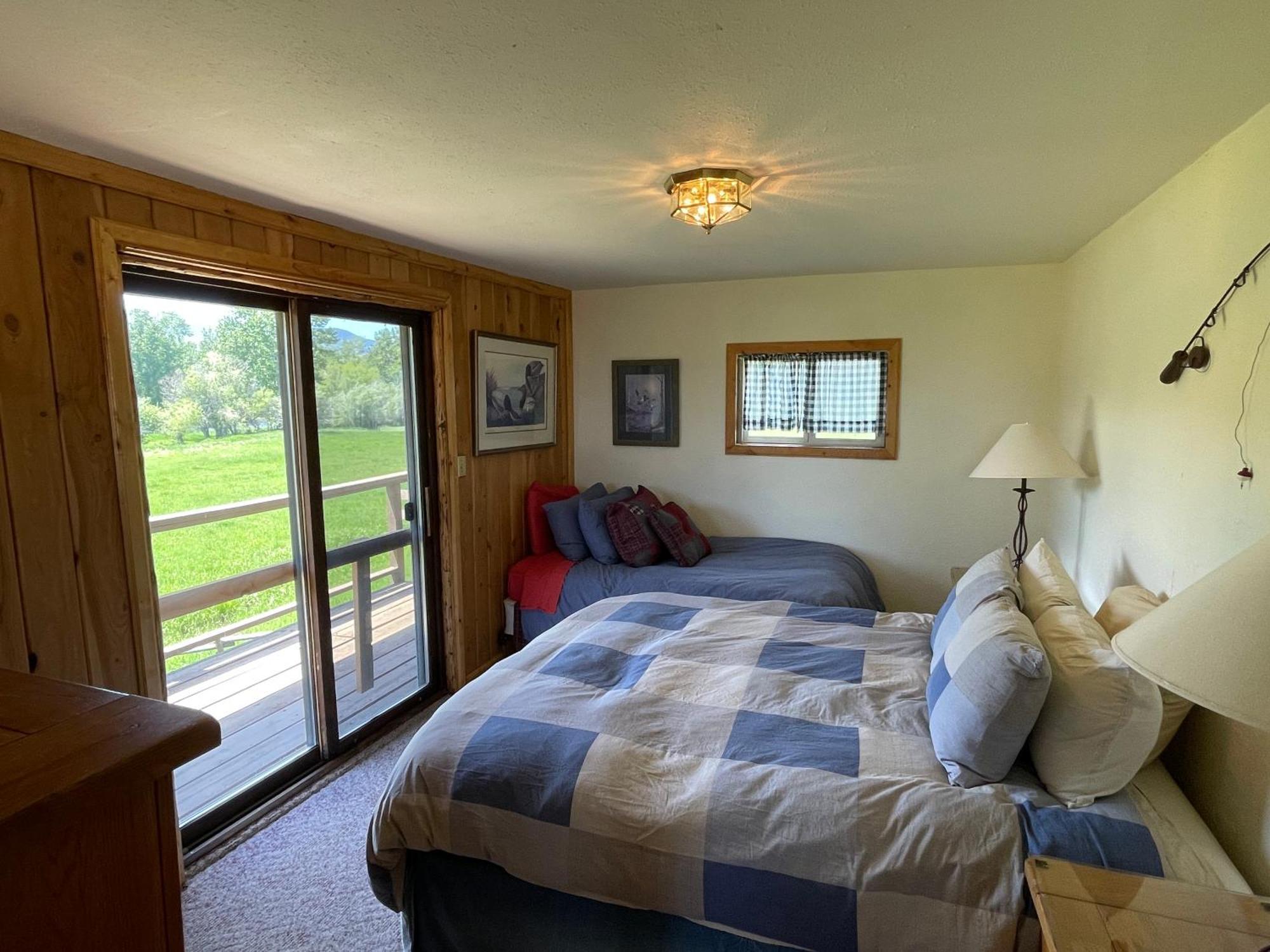 Sportsman Lodge Melrose Mt Бют Екстериор снимка