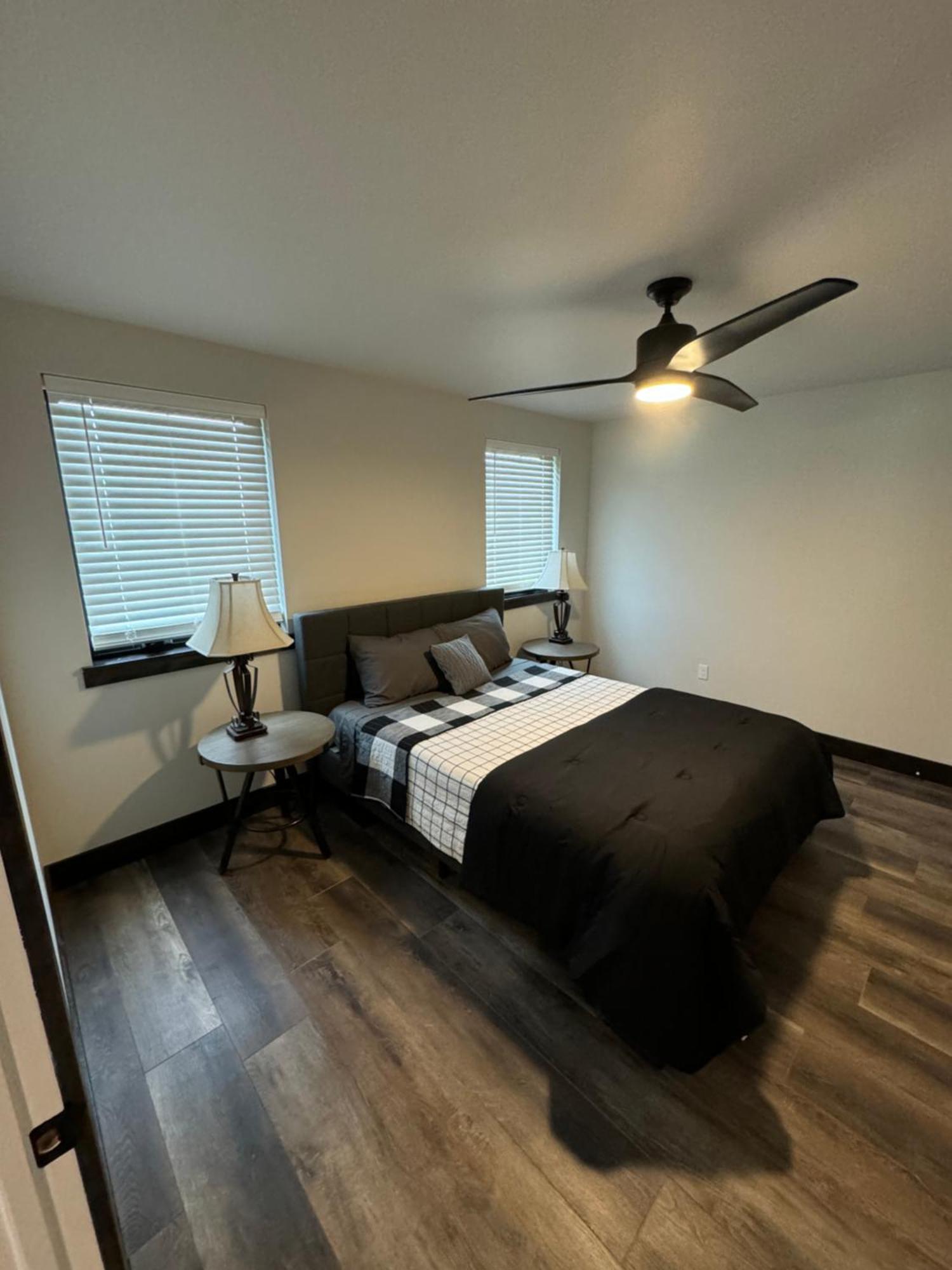 Sportsman Lodge Melrose Mt Бют Екстериор снимка