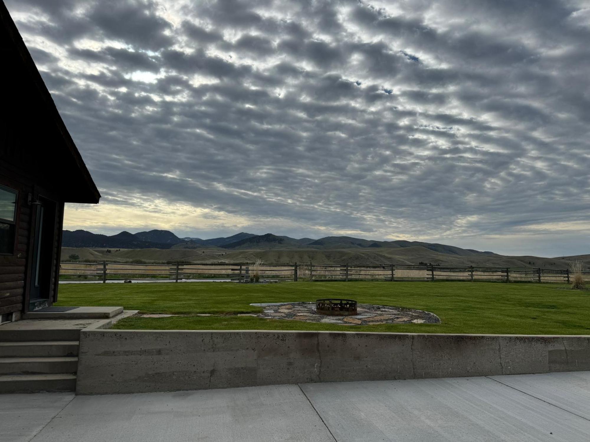 Sportsman Lodge Melrose Mt Бют Екстериор снимка