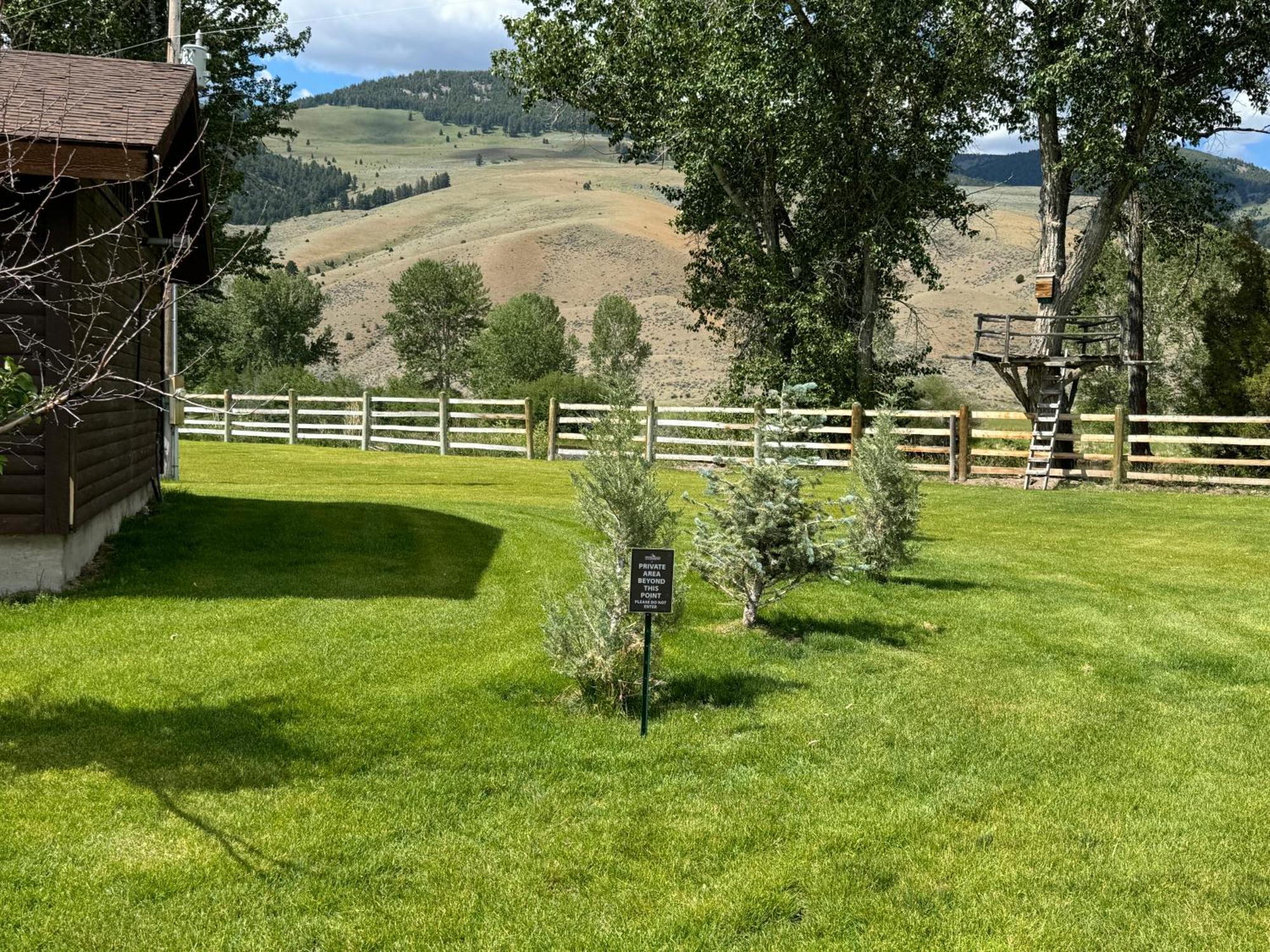 Sportsman Lodge Melrose Mt Бют Екстериор снимка