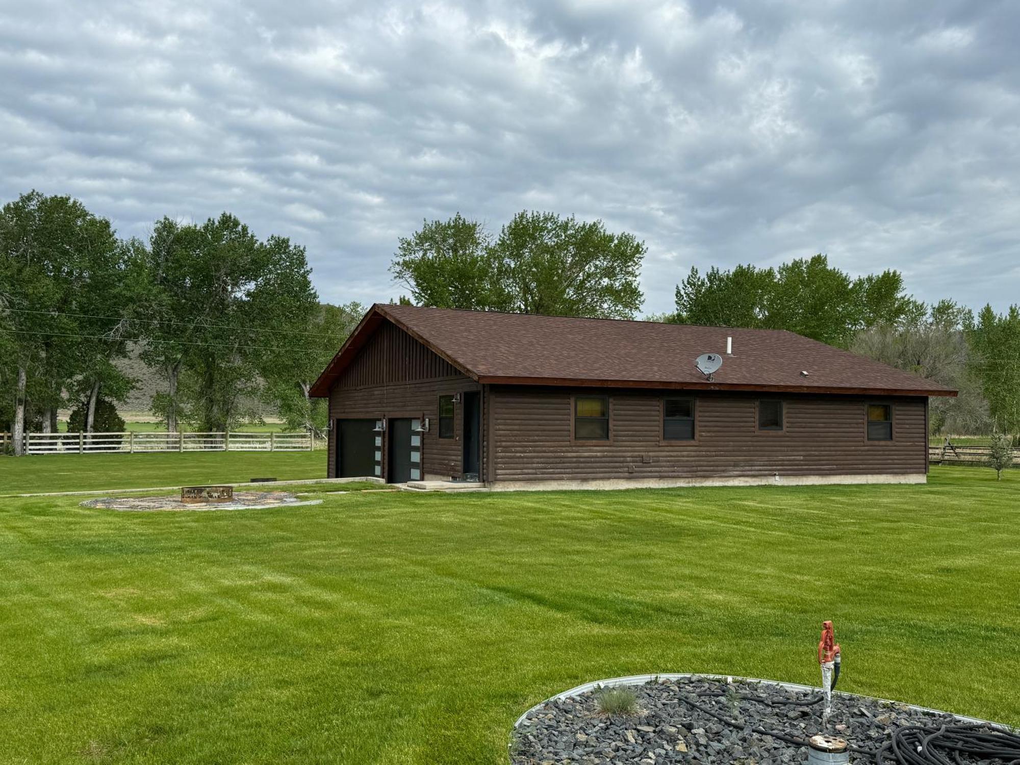 Sportsman Lodge Melrose Mt Бют Екстериор снимка