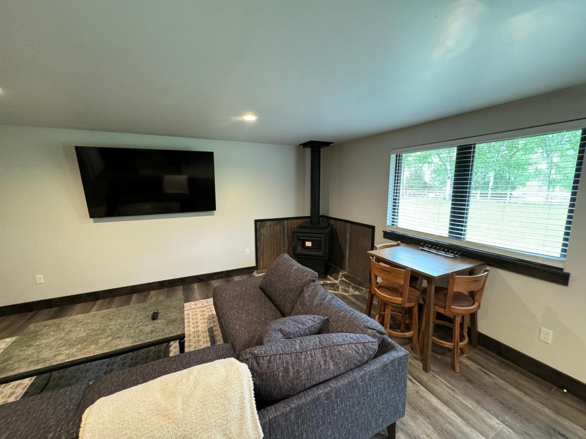 Sportsman Lodge Melrose Mt Бют Екстериор снимка